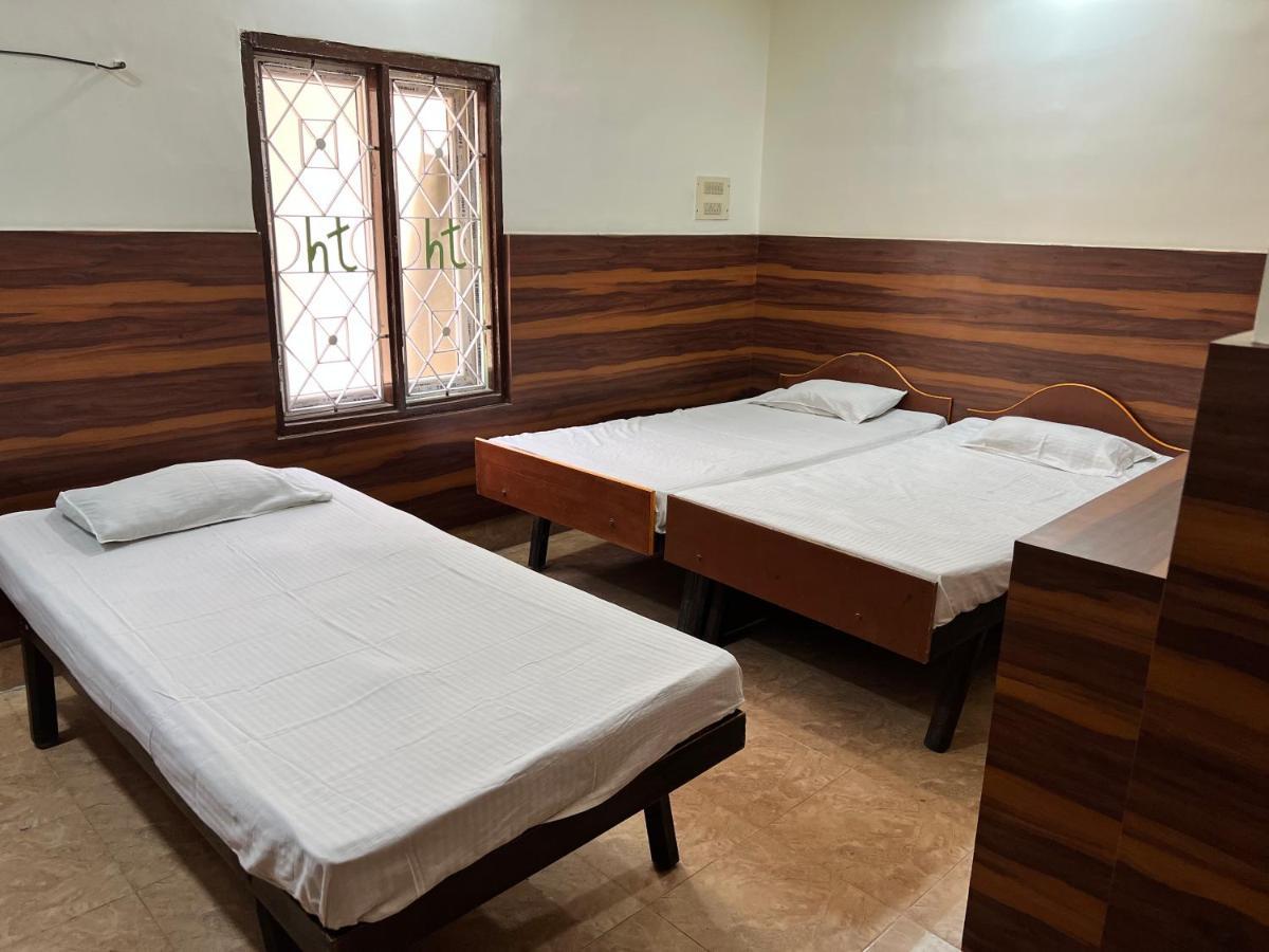 Hotel Thilak Thoothukudi Buitenkant foto
