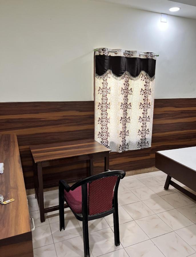Hotel Thilak Thoothukudi Buitenkant foto