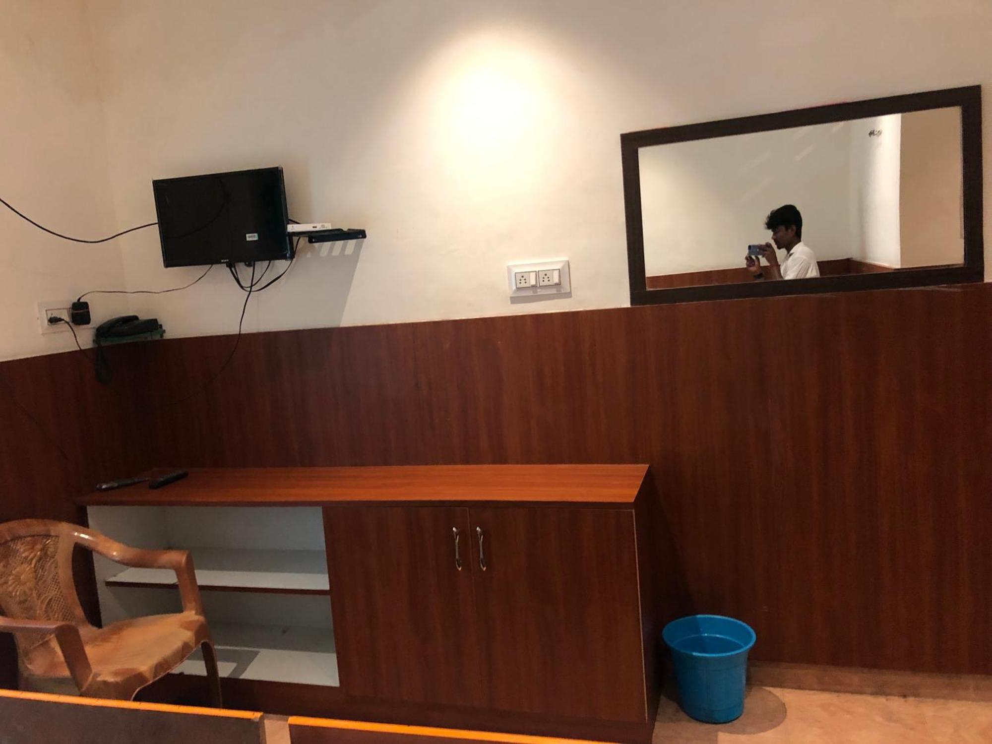 Hotel Thilak Thoothukudi Buitenkant foto